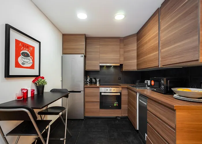 Whome City Oasis Extravaganza: Lisbon\'S Supreme Retreat