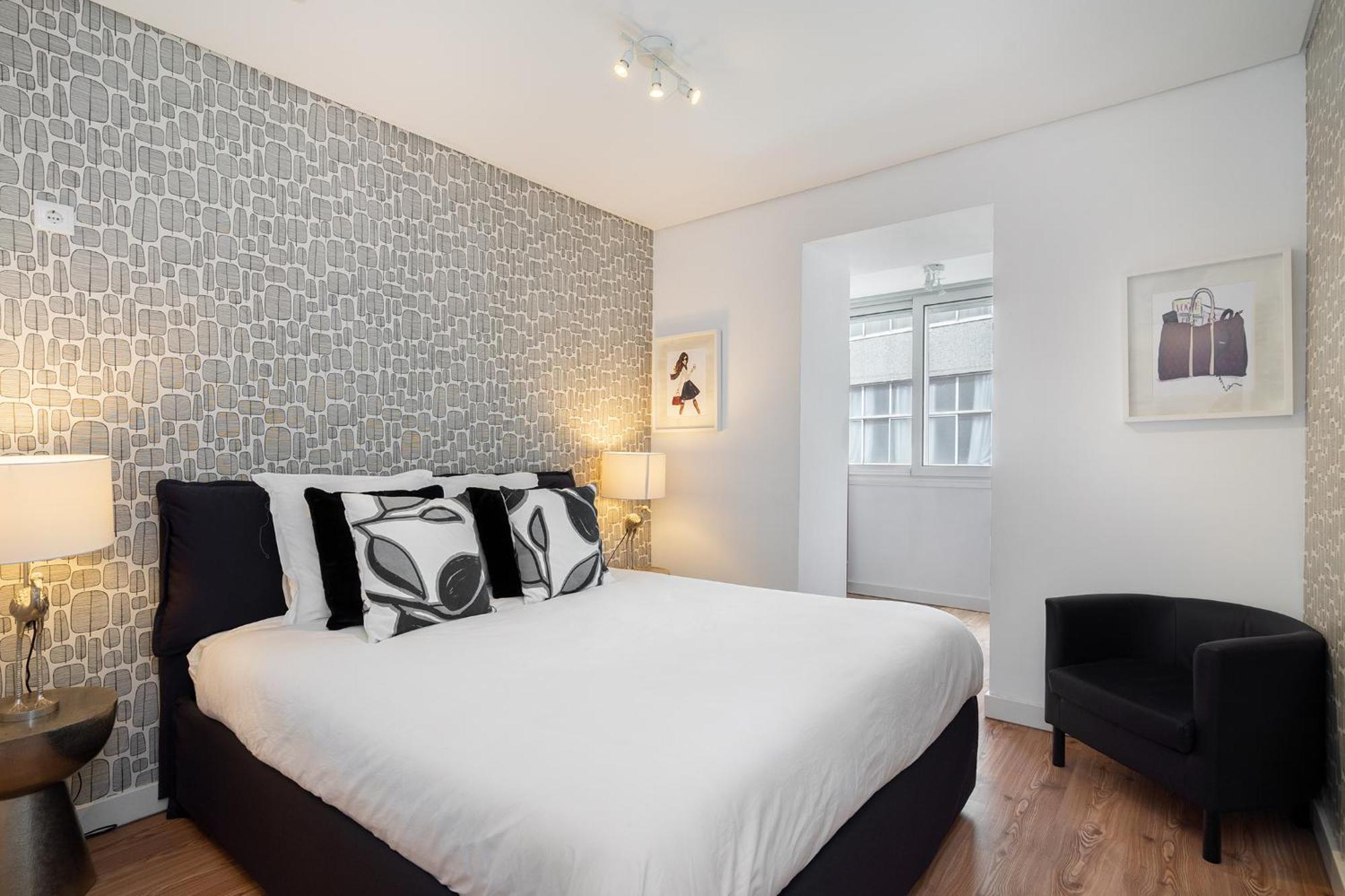 Whome Oasis Extravaganza: Lisbon's Supreme Retreat Apartment Lisbon