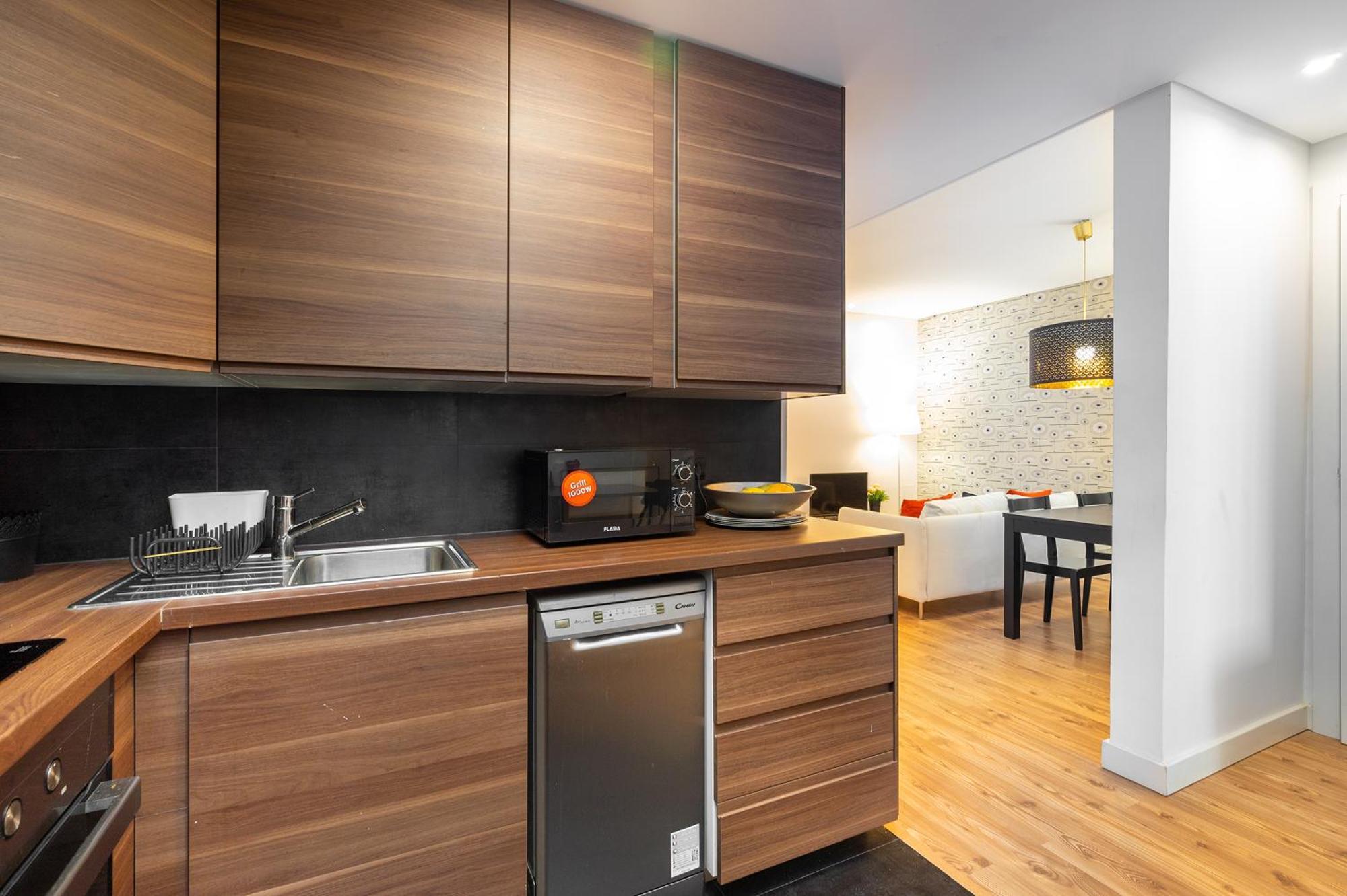 Whome Oasis Extravaganza: Lisbon's Supreme Retreat Apartment